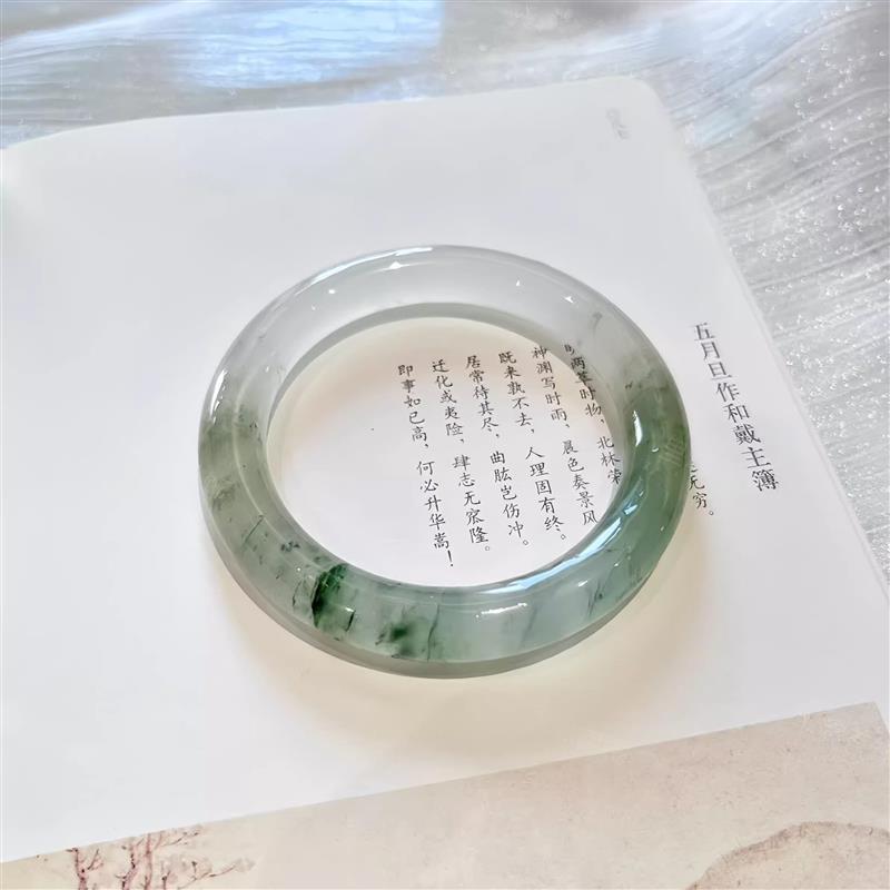 ac241226-b235-4e20-a8b3-c1e3af745547